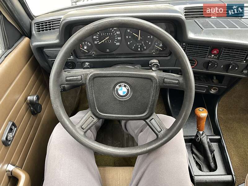 Седан BMW 315 1983 в Харькове