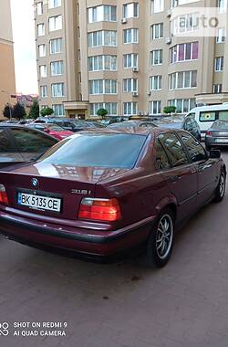 Седан BMW 318 1994 в Киеве