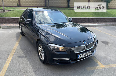 Седан BMW 318 2013 в Києві