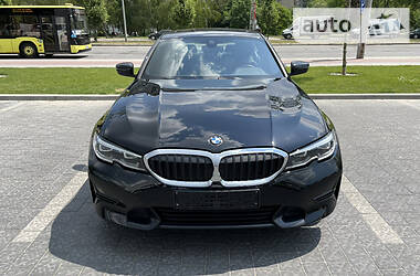 Седан BMW 330 2019 в Львове
