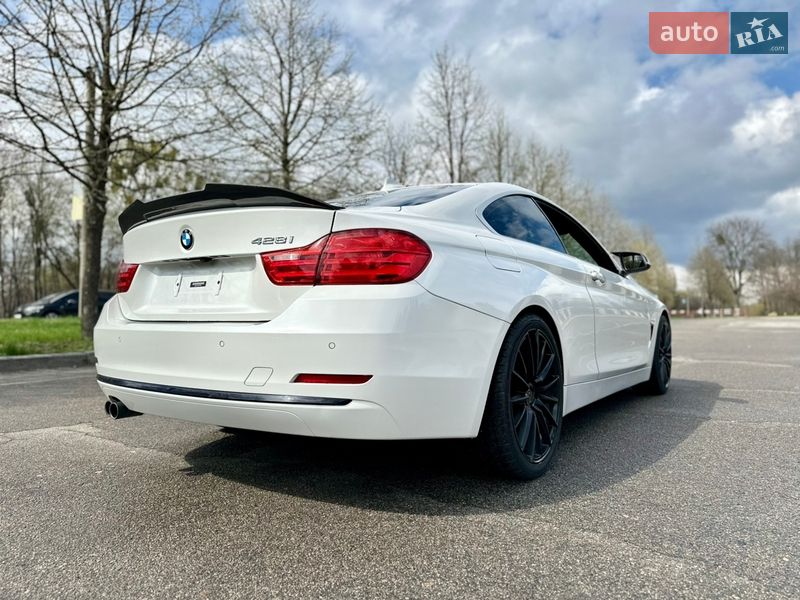 Купе BMW 4 Series 2016 в Умані