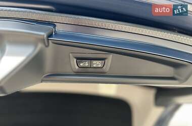 Лифтбек BMW 5 Series GT 2012 в 