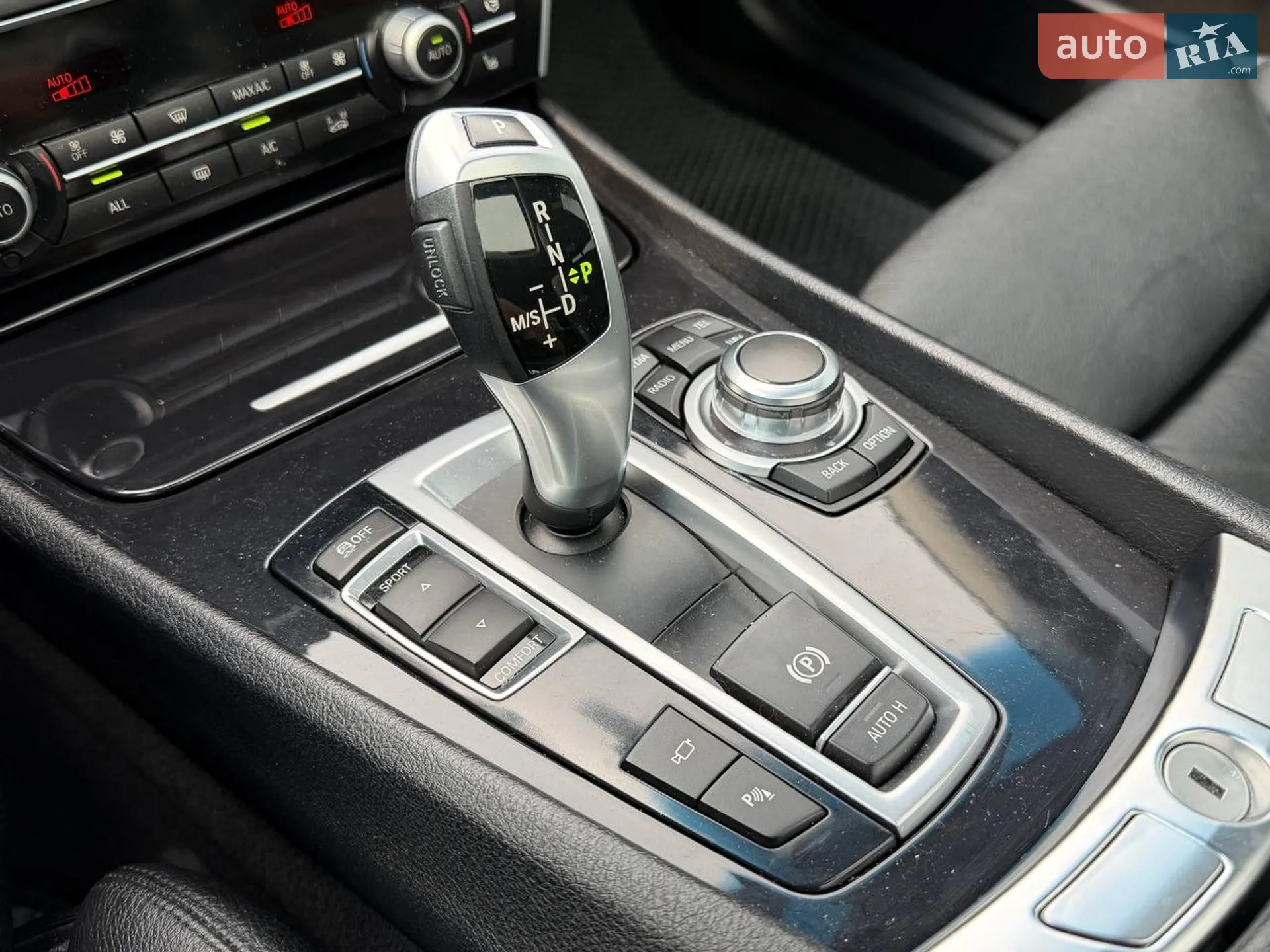 2012 BMW 5er - мініатюра 26