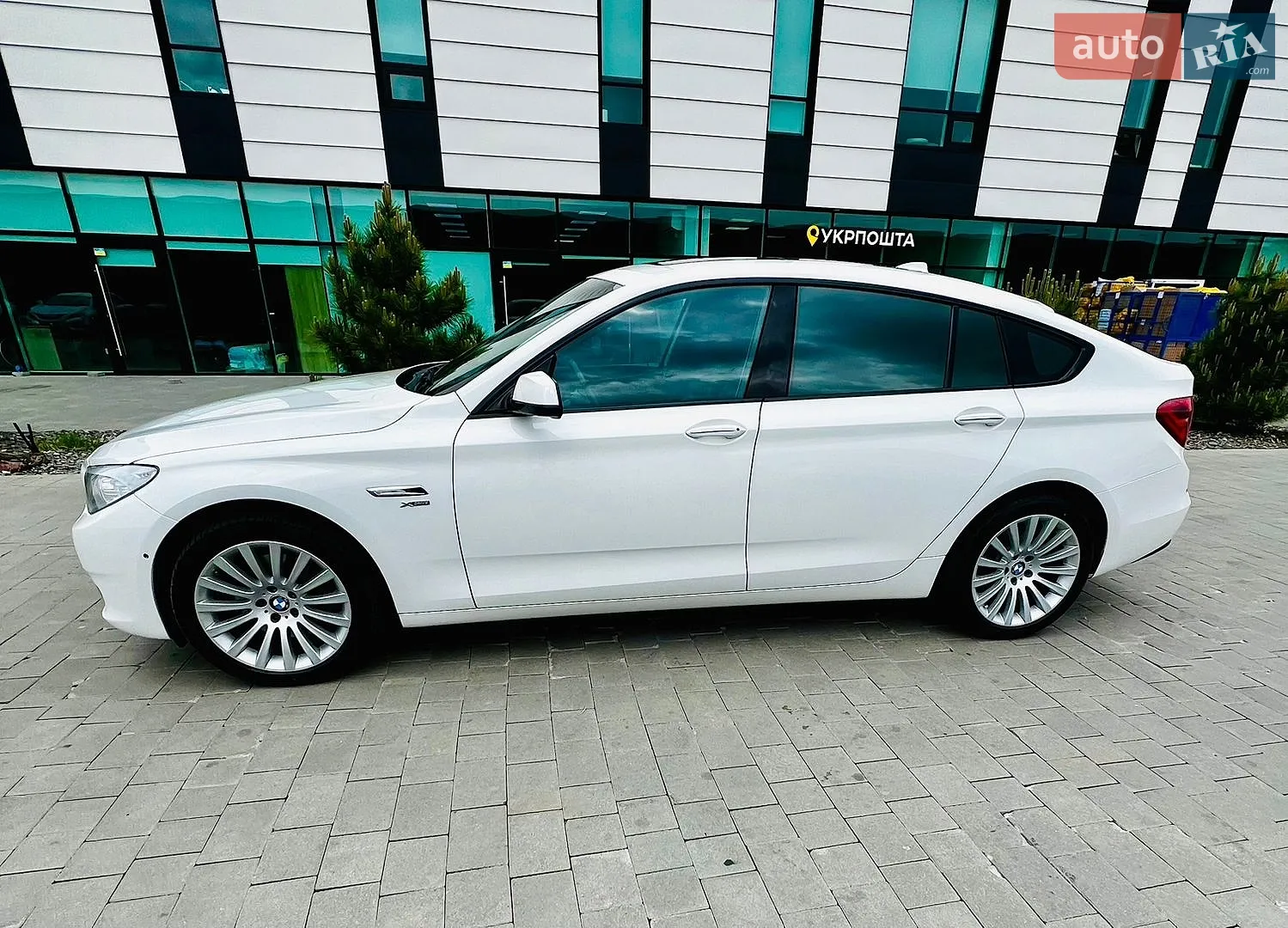 2012 BMW 5er - мініатюра 2