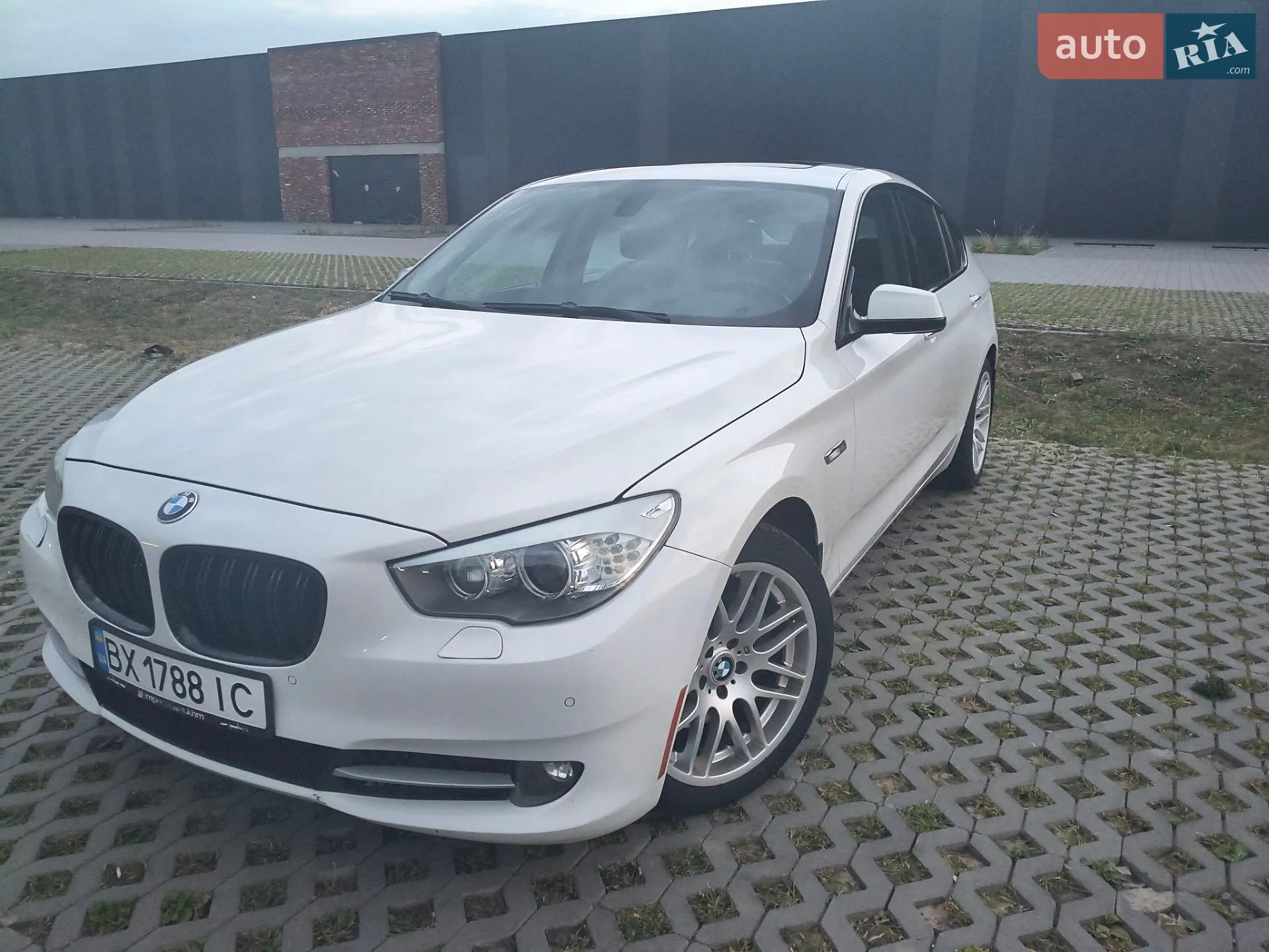 2012 BMW 5er - мініатюра 2
