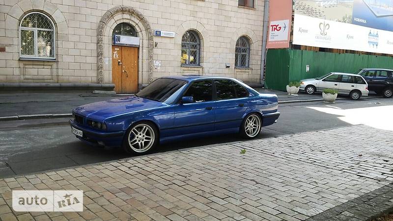 Седан BMW 5 Series 1993 в Киеве