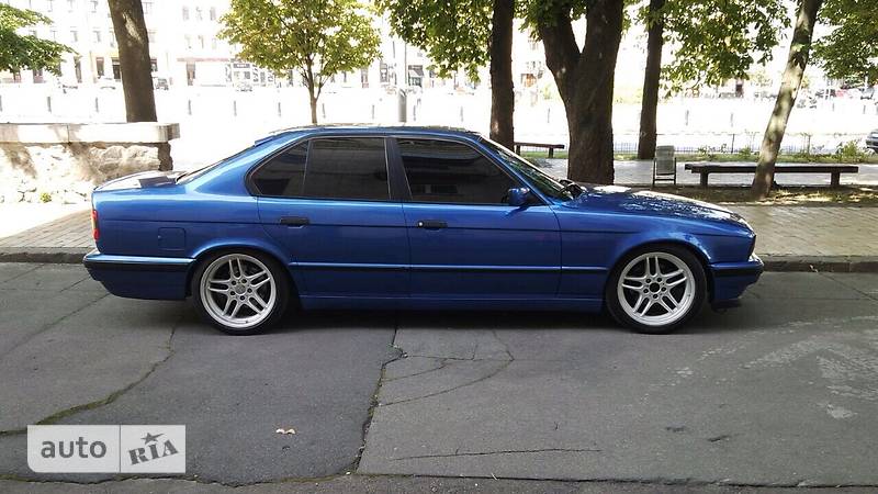 Седан BMW 5 Series 1993 в Киеве