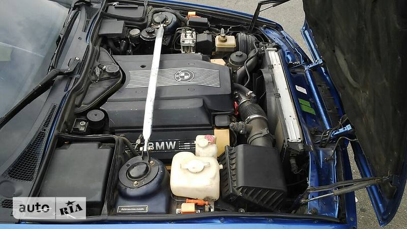 Седан BMW 5 Series 1993 в Киеве
