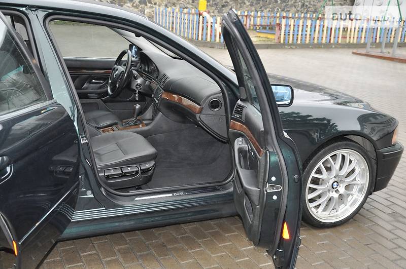 Седан BMW 5 Series 2002 в Ровно