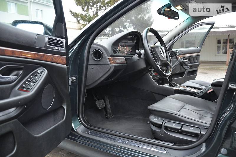 Седан BMW 5 Series 2002 в Ровно