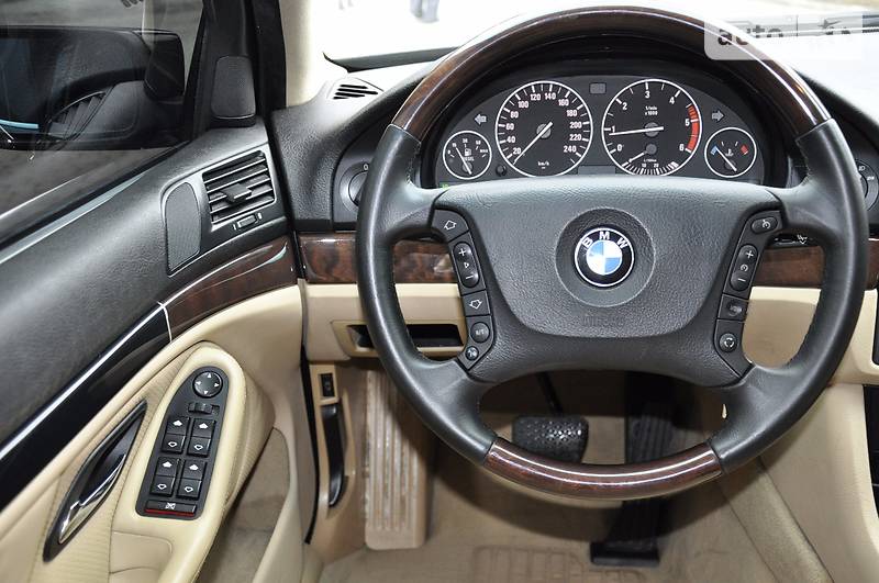 Седан BMW 5 Series 2003 в Ровно