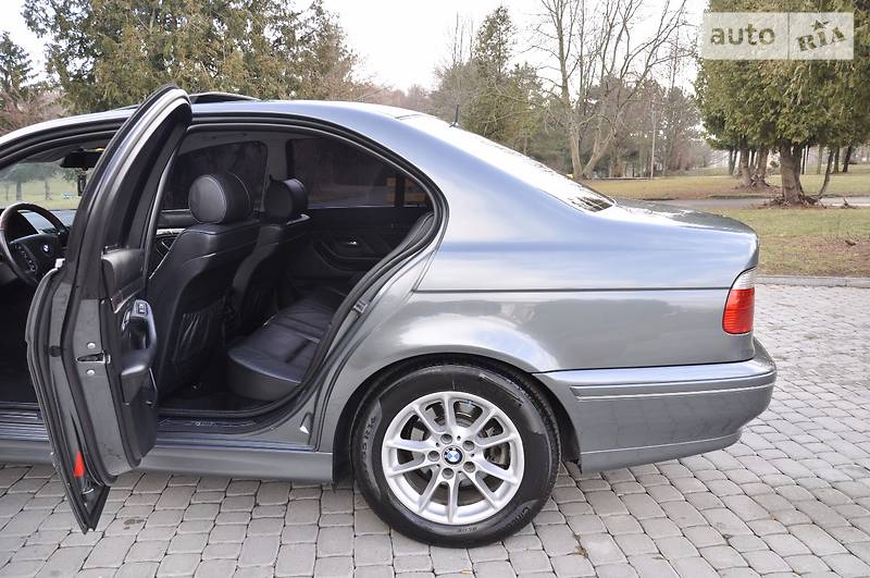 Седан BMW 5 Series 2003 в Ровно