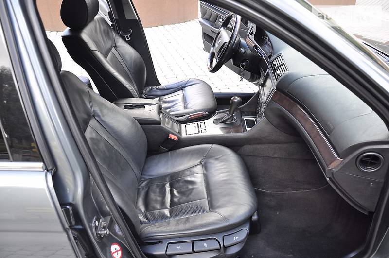 Седан BMW 5 Series 2003 в Ровно