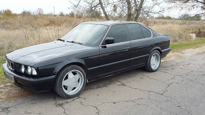 Седан BMW 5 Series 1993 в Бериславе