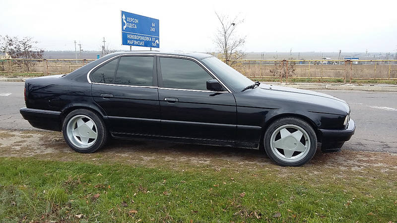 Седан BMW 5 Series 1993 в Бериславе