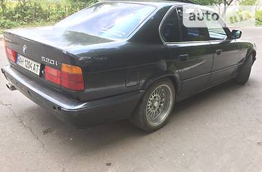 Седан BMW 5 Series 1990 в Запорожье