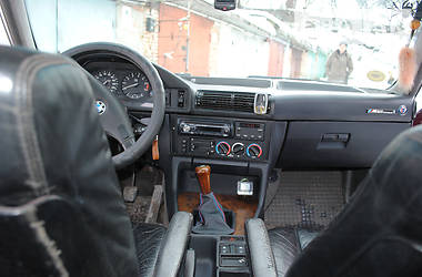 Седан BMW 5 Series 1990 в Волочиске