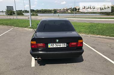 Седан BMW 5 Series 1990 в Виннице
