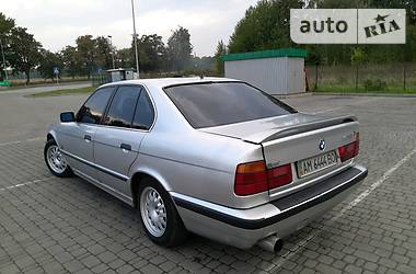 Седан BMW 5 Series 1994 в Виннице