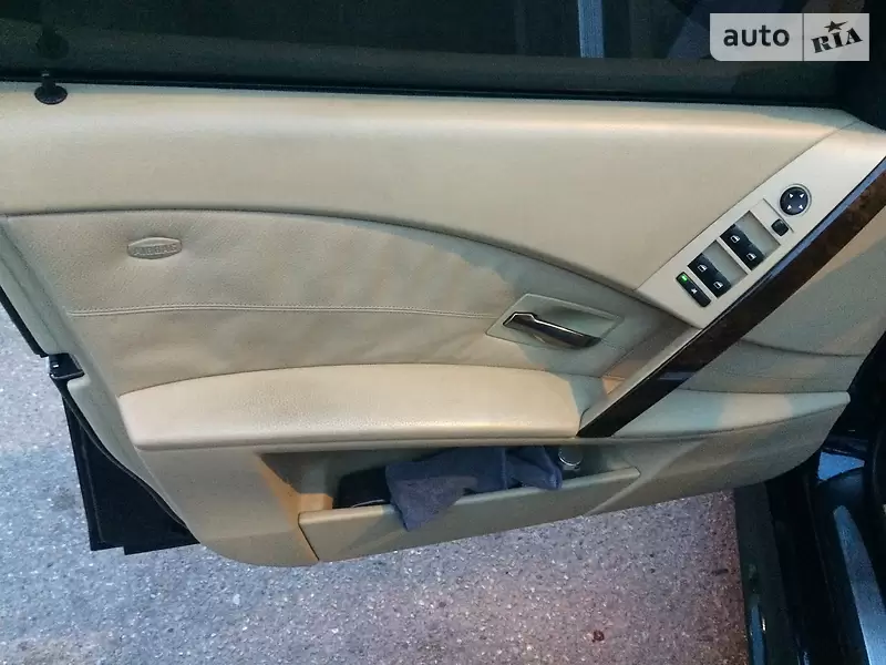 Седан BMW 5 Series 2006 в 