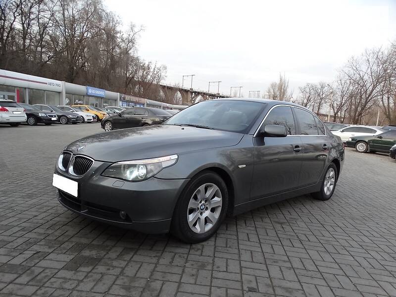Седан BMW 5 Series 2005 в 