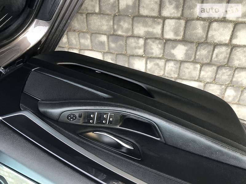 Седан BMW 5 Series 2011 в Самборі