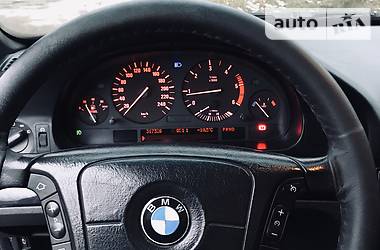 Седан BMW 5 Series 2001 в 