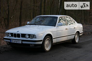 Седан BMW 5 Series 1988 в 