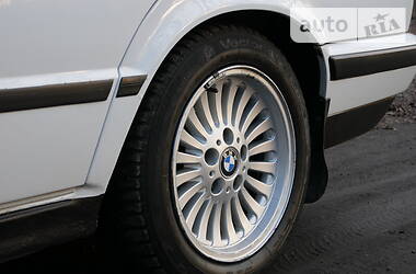 Седан BMW 5 Series 1988 в 