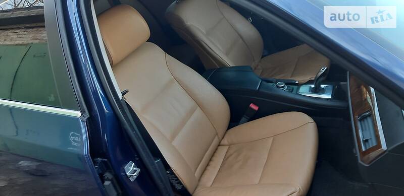 Седан BMW 5 Series 2009 в Вишневому фото 9 Седан BMW 5 Series 2009 в Вишневому