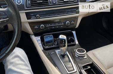 Седан BMW 5 Series 2010 в 