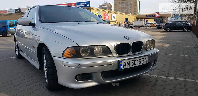 Седан BMW 5 Series 2002 в Мостиській