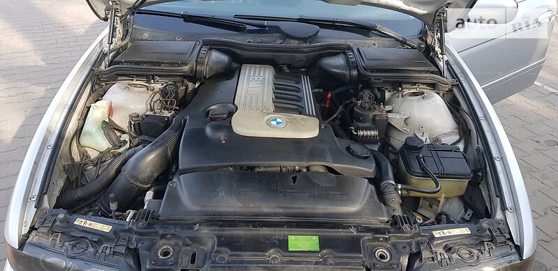 Седан BMW 5 Series 2002 в Мостиській