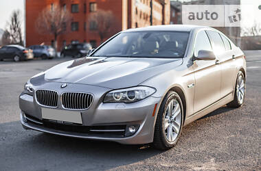 Седан BMW 5 Series 2012 в 