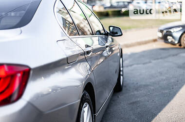 Седан BMW 5 Series 2012 в 