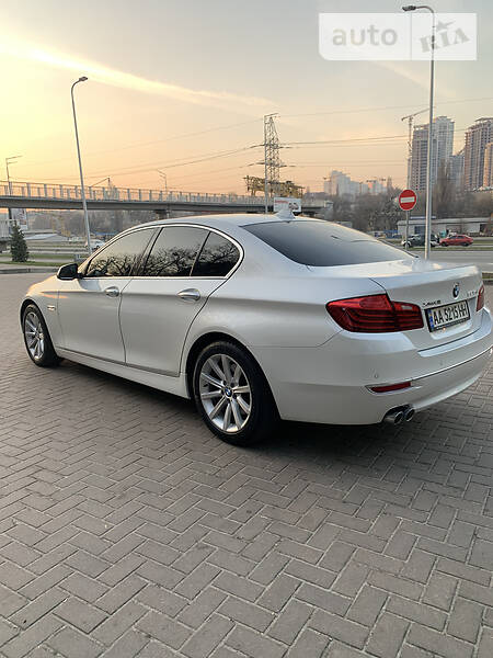 Седан BMW 5 Series 2015 в Києві