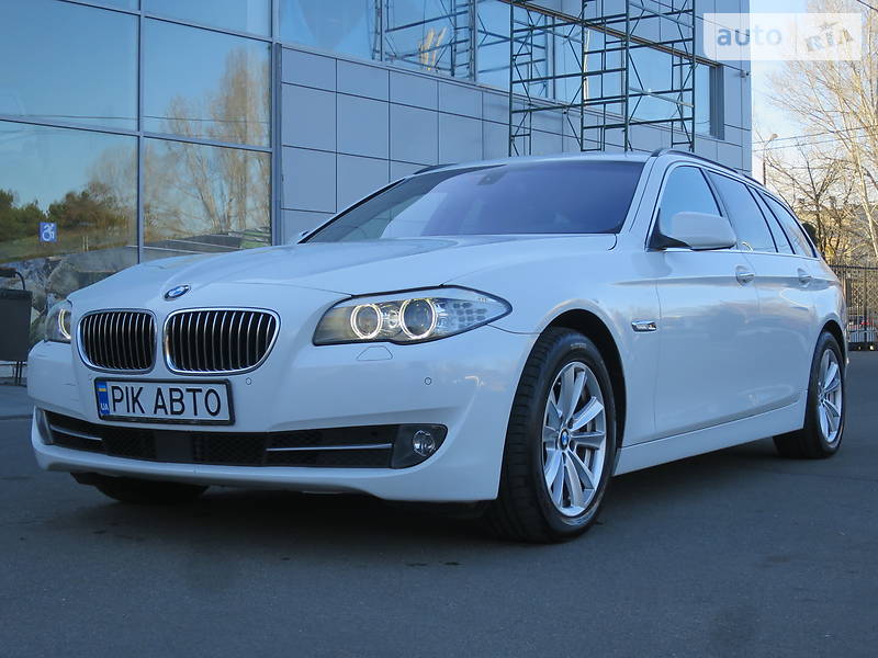 Універсал BMW 5 Series 2011 в 