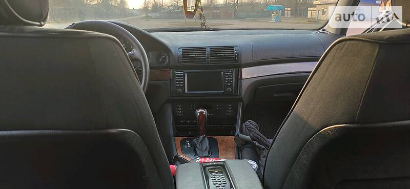 Седан BMW 5 Series 2002 в Нововолинську