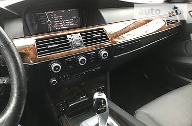 Седан BMW 5 Series 2009 в 