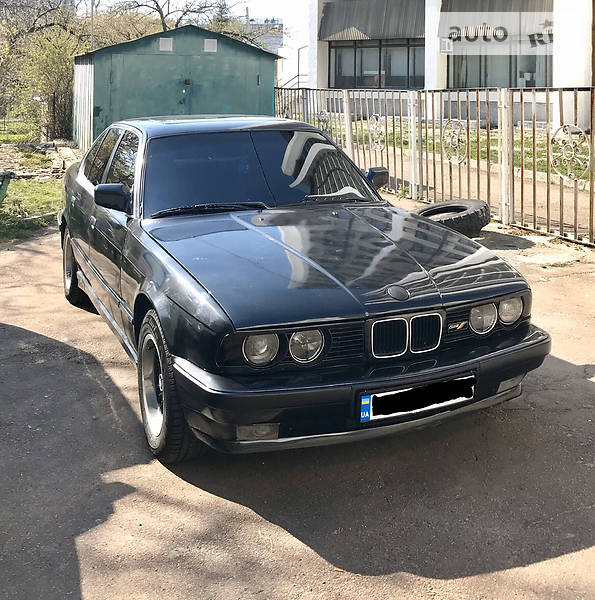 Седан BMW 5 Series 1990 в Трускавце