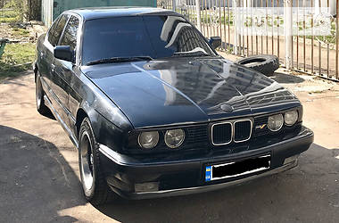 Седан BMW 5 Series 1990 в Трускавце
