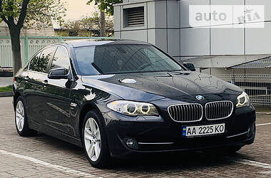 Седан BMW 5 Series 2012 в 