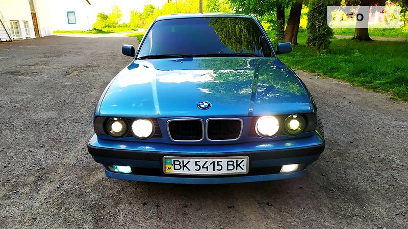 Седан BMW 5 Series 1994 в Дубні