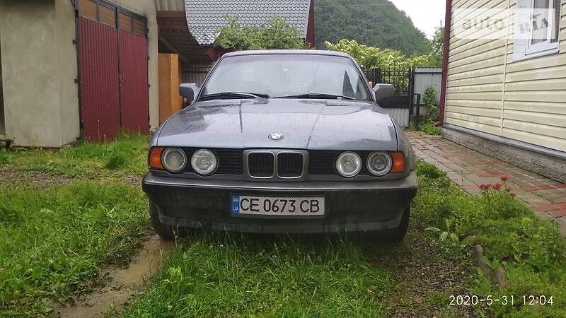 Седан BMW 5 Series 1988 в Вижниці