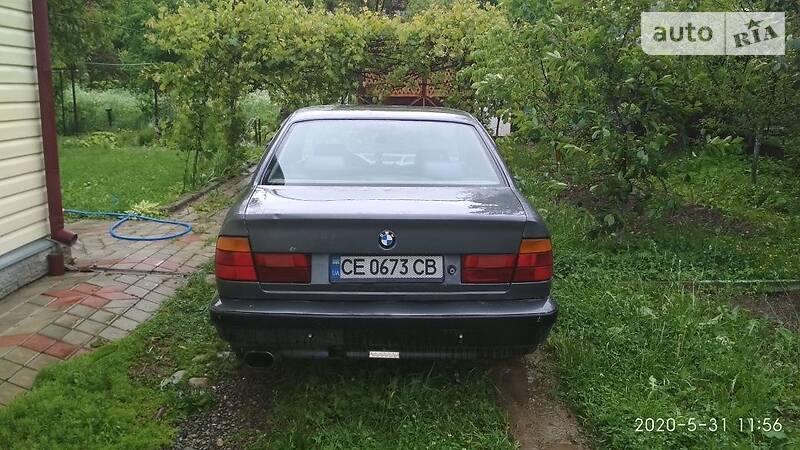 Седан BMW 5 Series 1988 в Вижниці