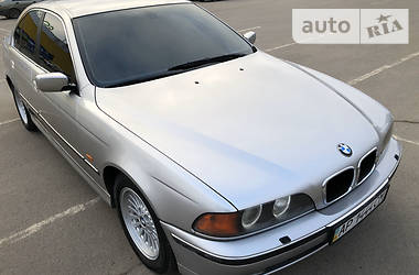Седан BMW 5 Series 2000 в 
