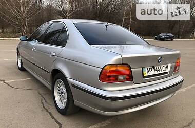 Седан BMW 5 Series 2000 в 