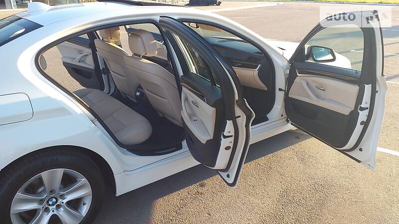 Седан BMW 5 Series 2012 в Полтаві