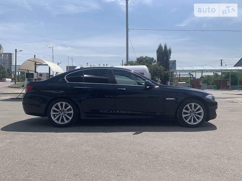 Седан BMW 5 Series 2012 в 