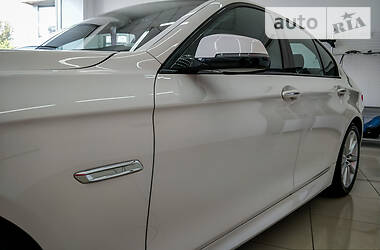 Седан BMW 5 Series 2013 в Черновцах